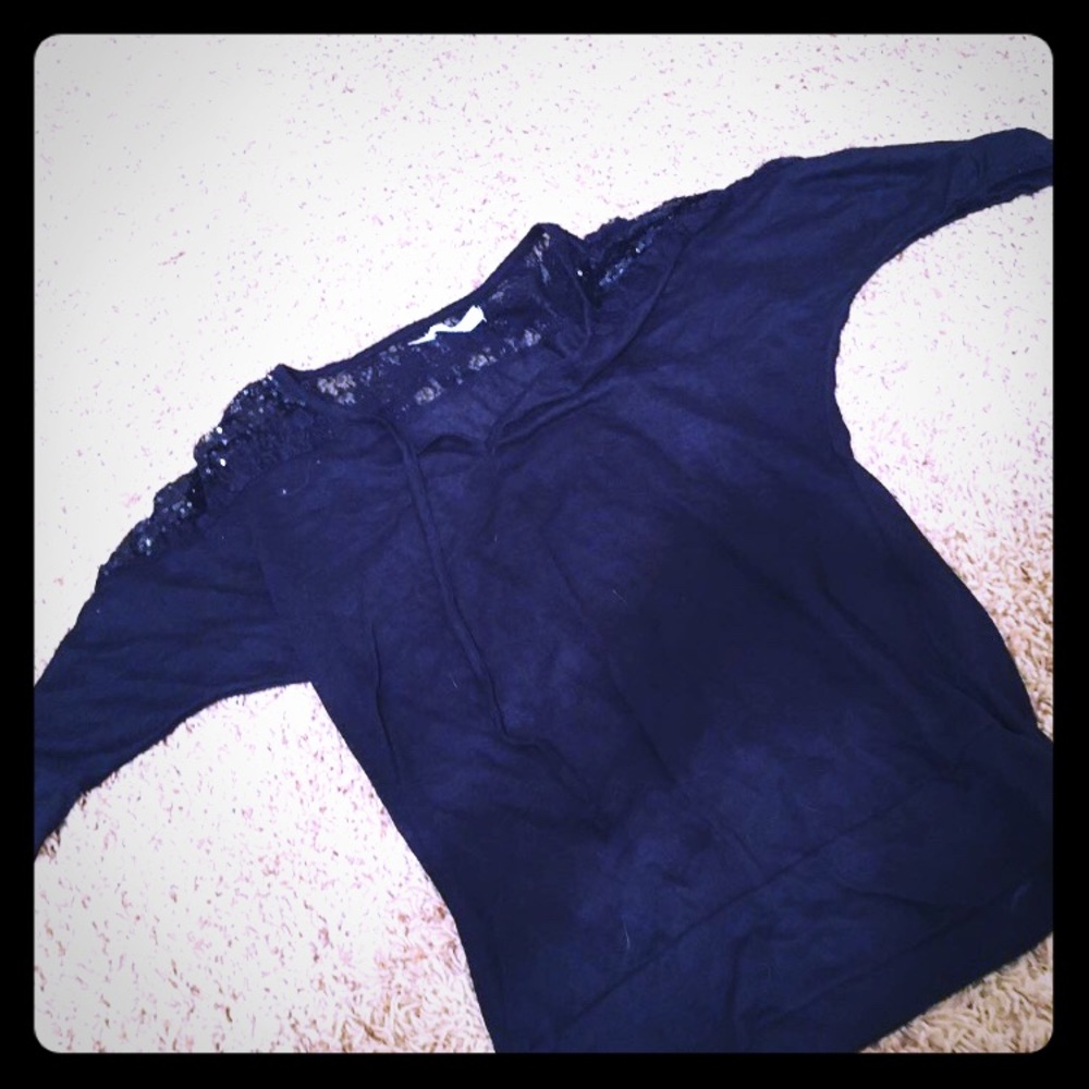 Maurice’s top size small